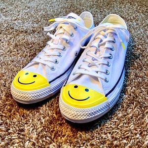 Converse White All Star Smiley Face Size 11